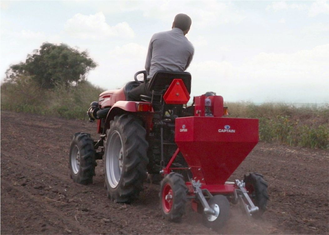 potato planter_6fad9ce9-1a46-4afa-9e00-6d1f5741d785.jpg